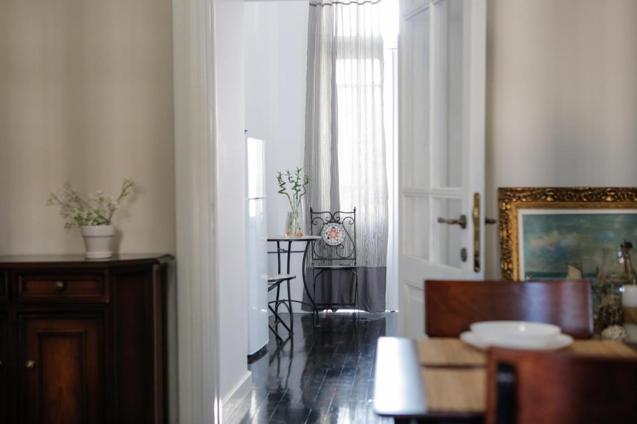 # Alegra , 10mtrs From Venizelou Metro Station * Soluň