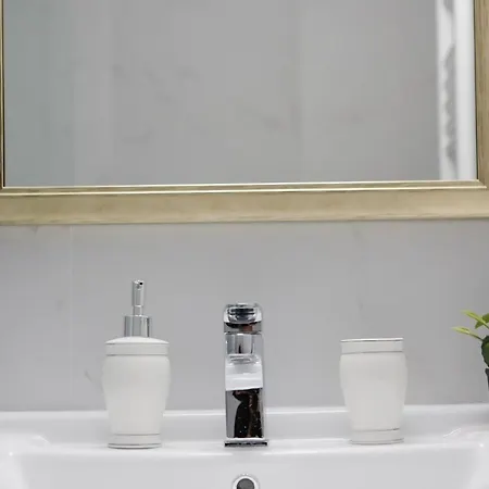 # Alegra Apartment , 10Mtrs From Venizelou Metro Station Thessaloniki Buitenkant foto